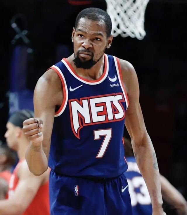 NBA早报:詹皇回怼记者,KD来到历史14位,哈登斩获2万4