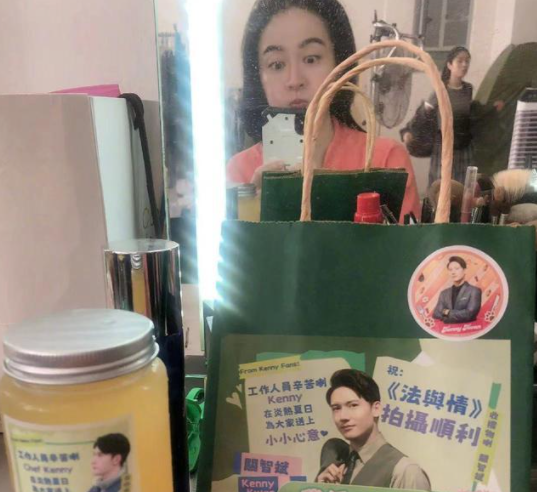 43岁叶璇官宣结婚!婚戒无钻、婚纱寒酸发黄,男方将参加《披哥》