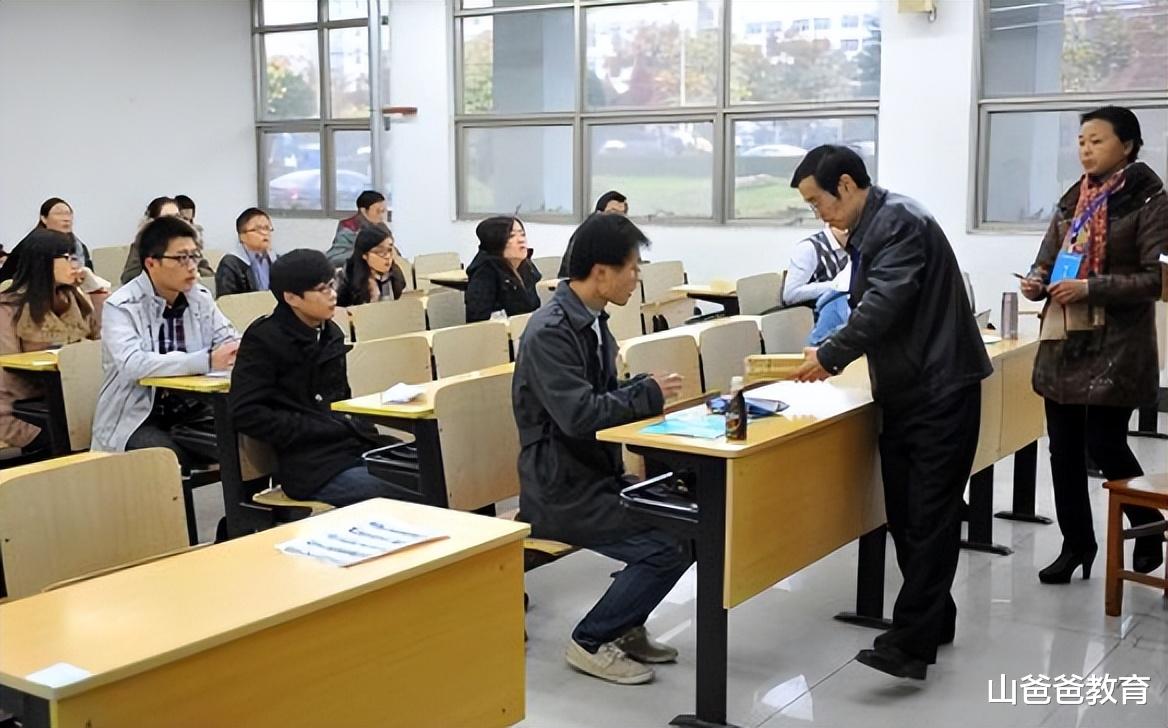 大学生|部分省考年龄放宽至40岁,能否打破35岁危机?应届大学生喜忧参半