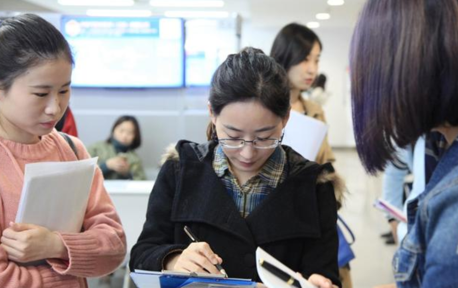 招聘|清华毕业生吐槽月薪2万：故意贬低学历，真让人恶心，还是太年轻