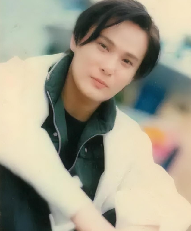 压制李宗盛、周华健多年，现今唯一“三金歌王”，为何内地无人知