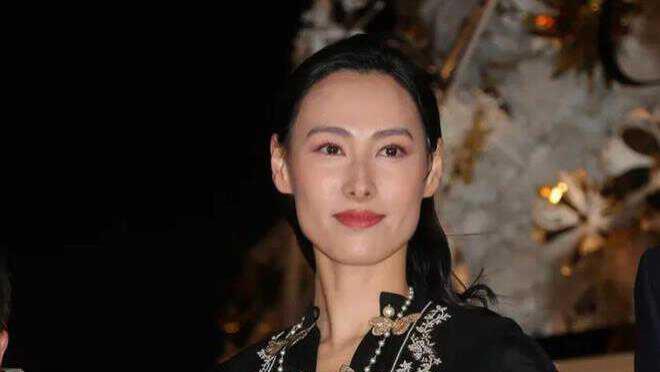 知名港星承认全面复出！为富豪生三子分手收场，新片与张家辉合作