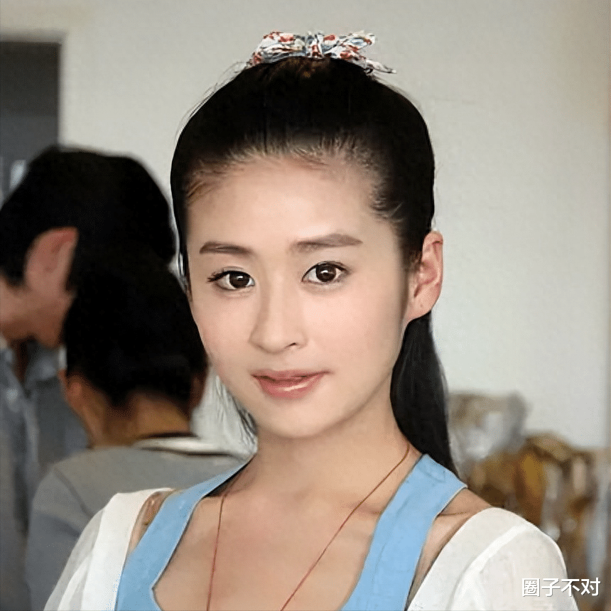 让黄圣依忌惮了八年，发布会上大喊\杨总救我\的颖儿，她做了啥？