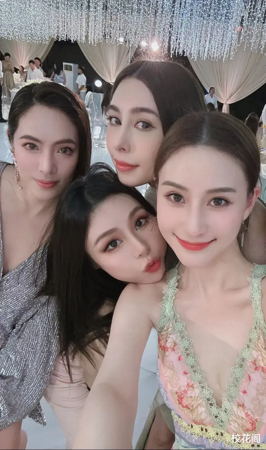 王力宏恢复社交,和信一起喝潘玮柏的喜酒,大合影站角落刻意低调