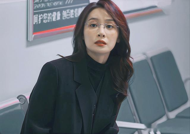 隆妮|狂飙里是恋叔典范，现实中是扶弟达人，隆妮：我要给易烊千玺买岛