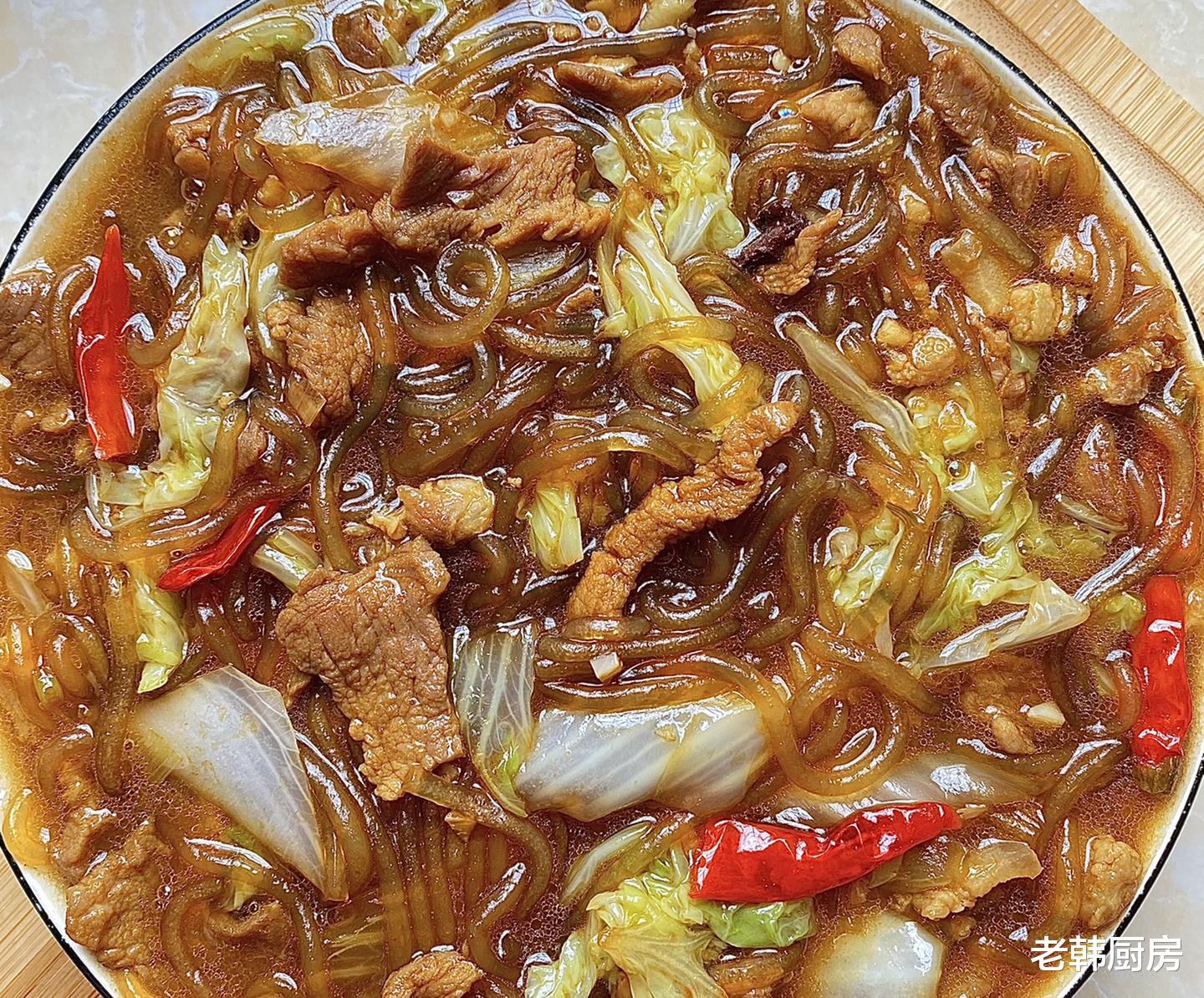白菜炖粉条|白菜炖粉条这样做才好吃，汤浓菜更香，上桌汁都不剩，解馋又下饭