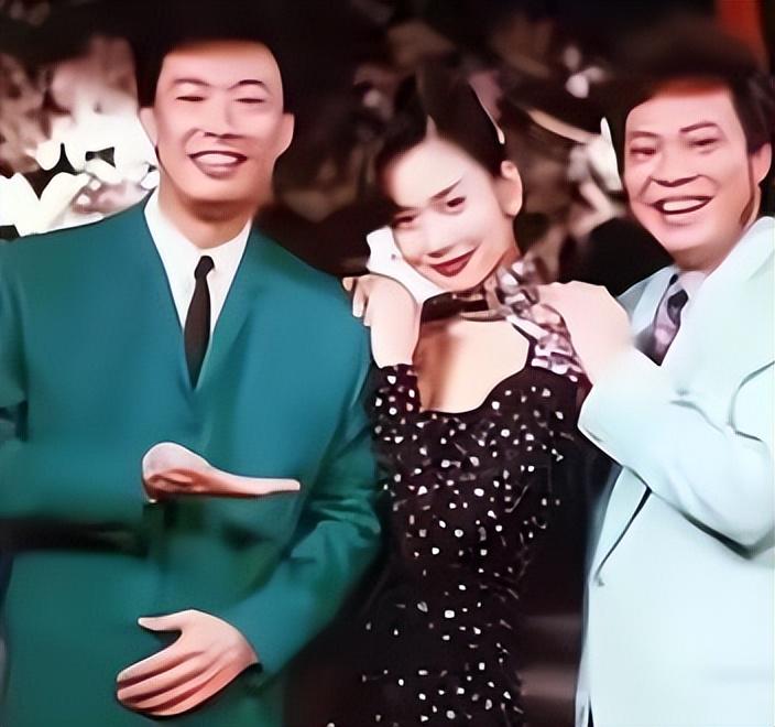 台媒曝费玉清病情恶化，昏迷半个月狂瘦24斤，私生子身伴左右