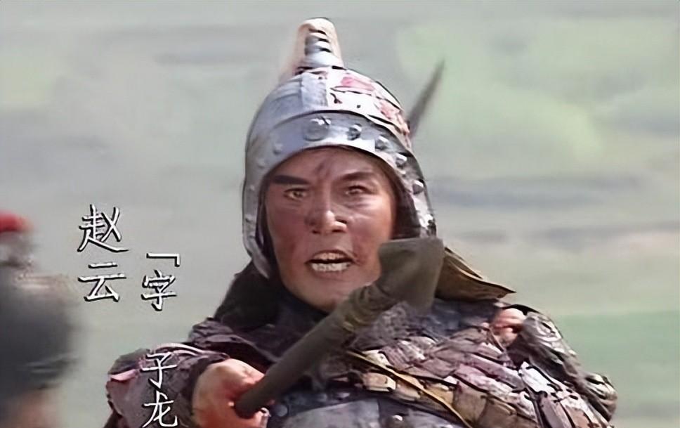 舅舅外公都是影帝，爸爸是国家一级演员，海归学历现在是网红