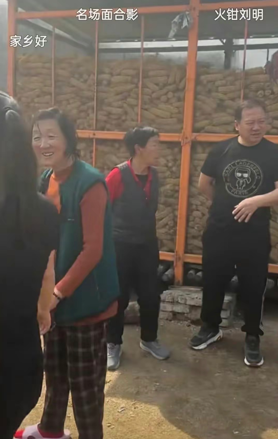 唐鉴军|一天6个瓜!捡漏辱华代言、占农民地盖豪宅、婚内出轨,都是大瓜