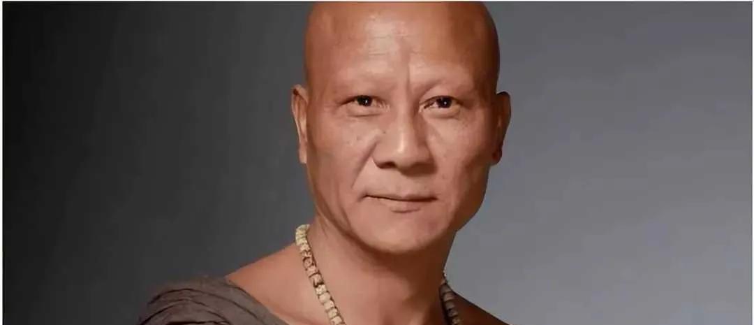 他长相凶恶，被称“国宝级坏蛋”，却娶了还珠格格中最美的她