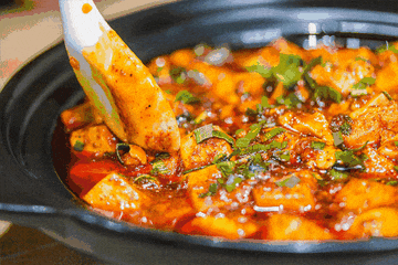 |麻婆豆腐的正宗做法，记住4个小技巧，让豆腐入味嫩而不碎！