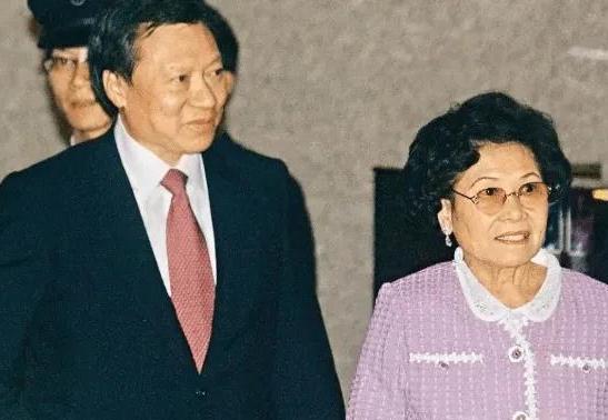 豪门|贵妇李天颖的逆袭之路:战悍匪斗小三,从豪门弃妇到百亿富婆