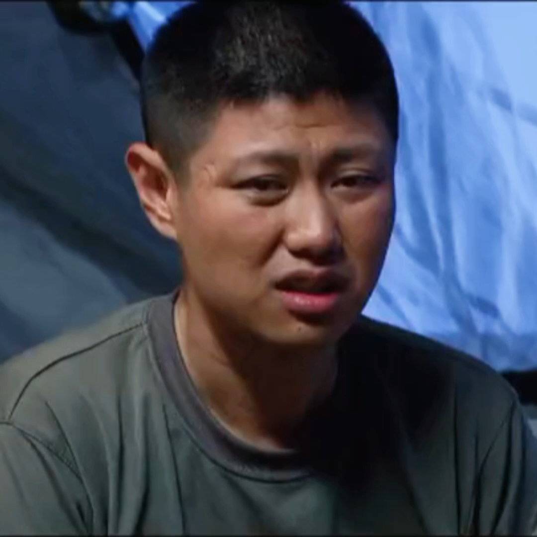 39岁的赵荀,从李二牛爆改成花美男,他的骨盆用3颗钉子挂在腰上