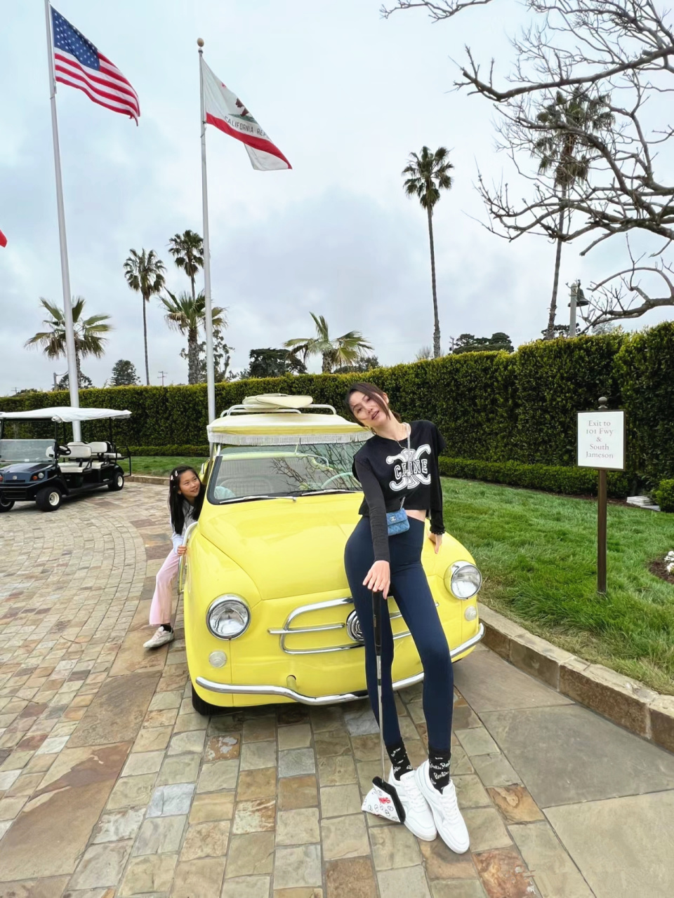 孙悦妻子携女儿定居美国,手上纹身很显眼!两人分居3年早已离婚