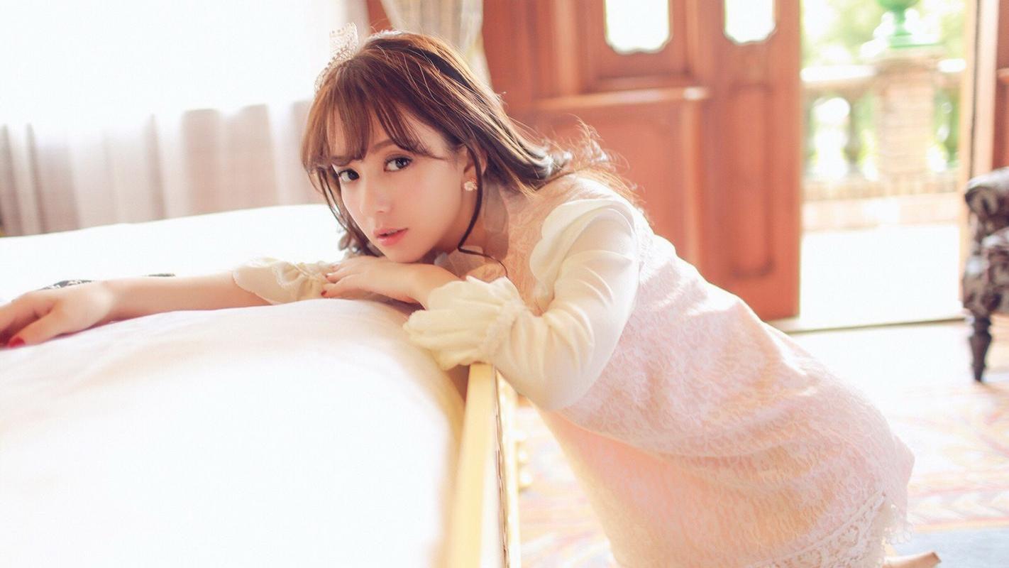 天王嫂方媛综艺穿搭遭群嘲，网友：淘宝风十足！