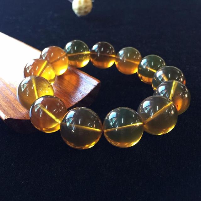 手串收藏入门：菩提子、水晶、琥珀，你适合哪一种？