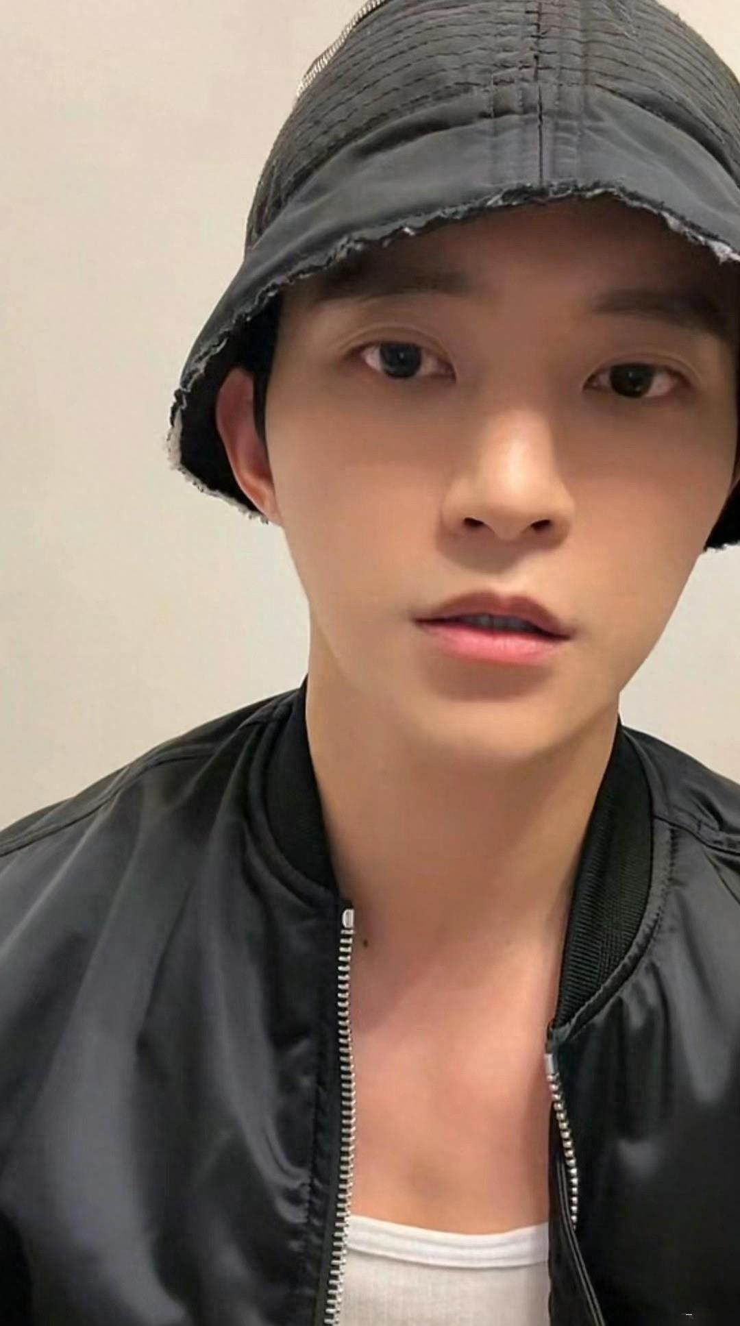 吴楚一了结篇的直播：陈牧驰在车上亲我了，各自安好还带我看断背山