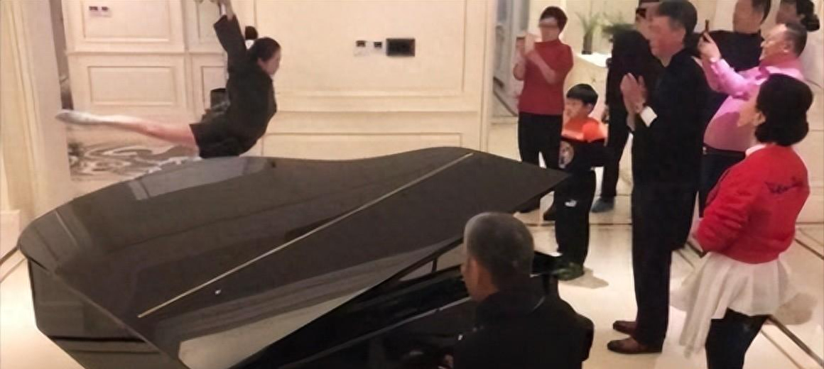 冯小刚怒怼: “她太能装了，永远红不了，更别说拿奖了”