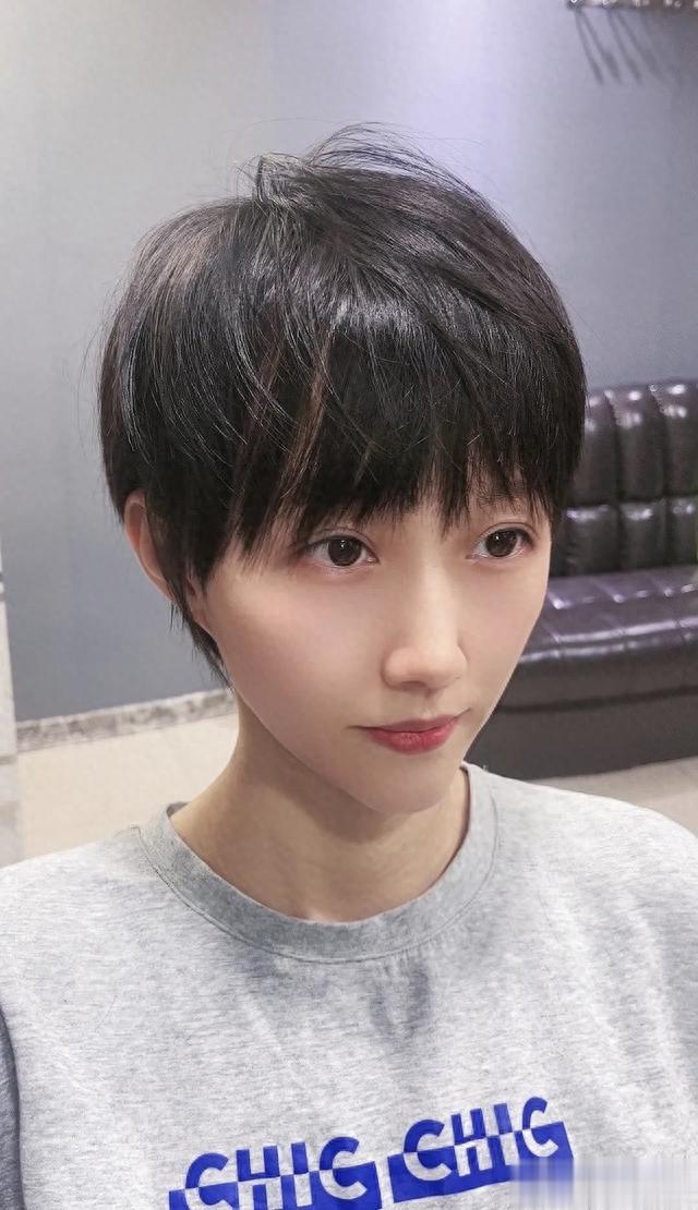 女人爱美发型别乱整,选这3种就对了,个性瘦脸很时尚