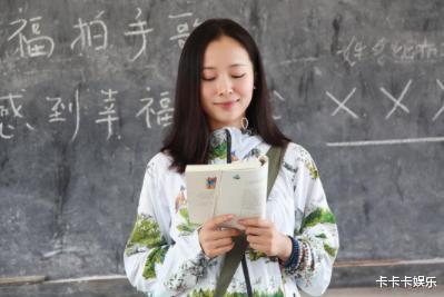 江一燕搂的不是吴镇宇，而是整个娱乐圈的丑陋，两人究竟啥关系？