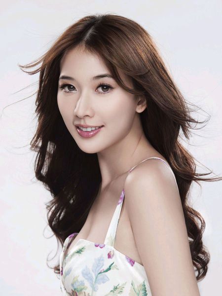 48岁林志玲坦言:婚后曾患上抑郁症,自杀未遂,并遭遇过家暴