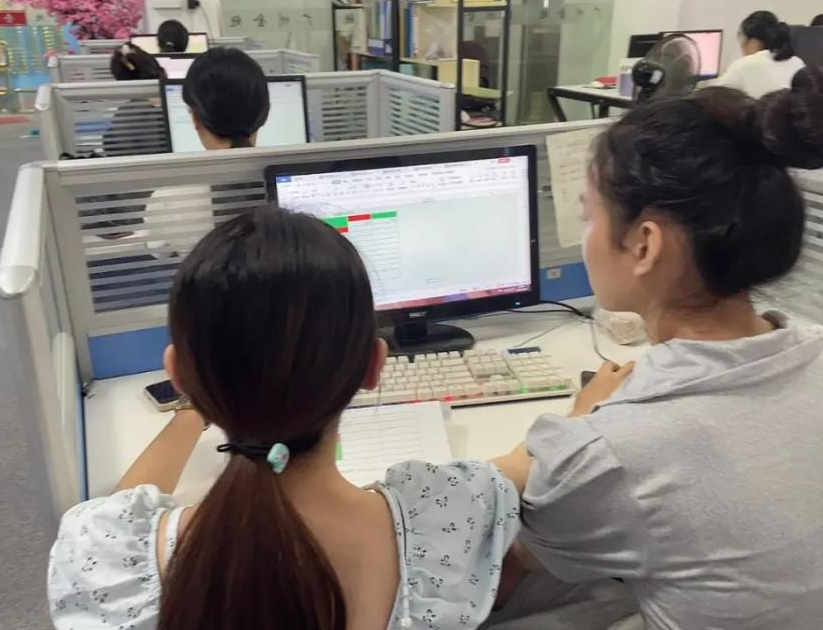 公司同事自请“被孤立”，给出的理由太真实，揭开了打工人的无奈