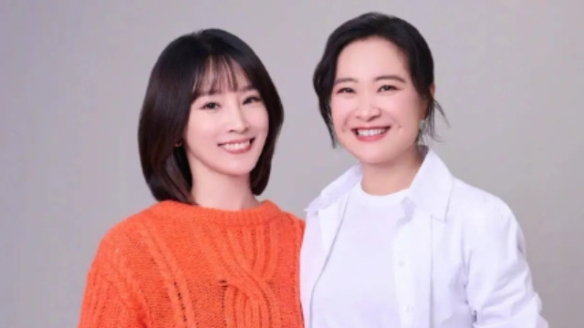 吴京妻子谢楠晒与贾玲合影！两人同框似姐妹，颜值气质很般配