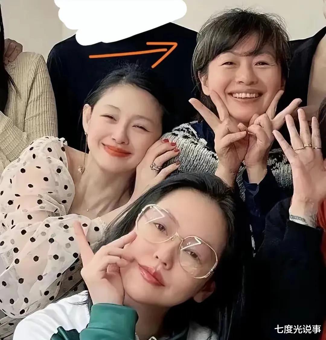 汪希玥|曝大S教育失败，汪希玥近照缺少童真眼神带狠劲，9岁就知道讨好人