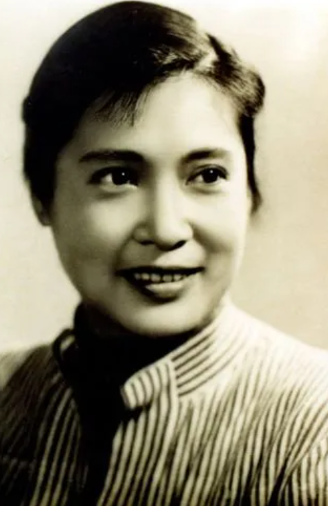 秦怡|国家一级演员秦怡: 一婚被家暴, 二婚丈夫出轨小姨子, 一生比黄连苦