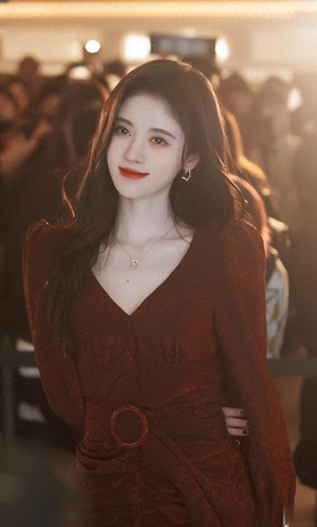 长得“歪瓜裂枣”,整成“花容月貌”,这6位女星靠科技逆天改命