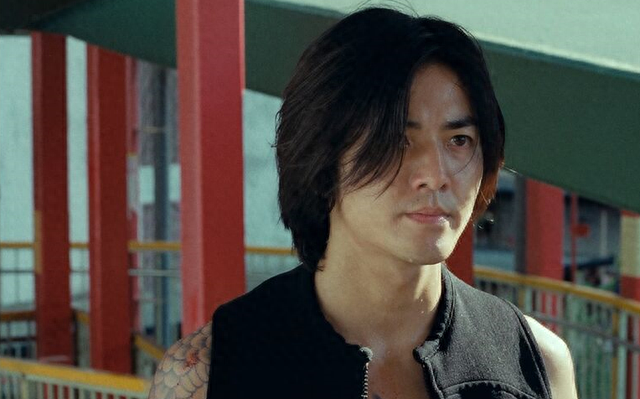 真把自己当日本人了？郑伊健中国开演唱会，老婆发言却全程讲日语