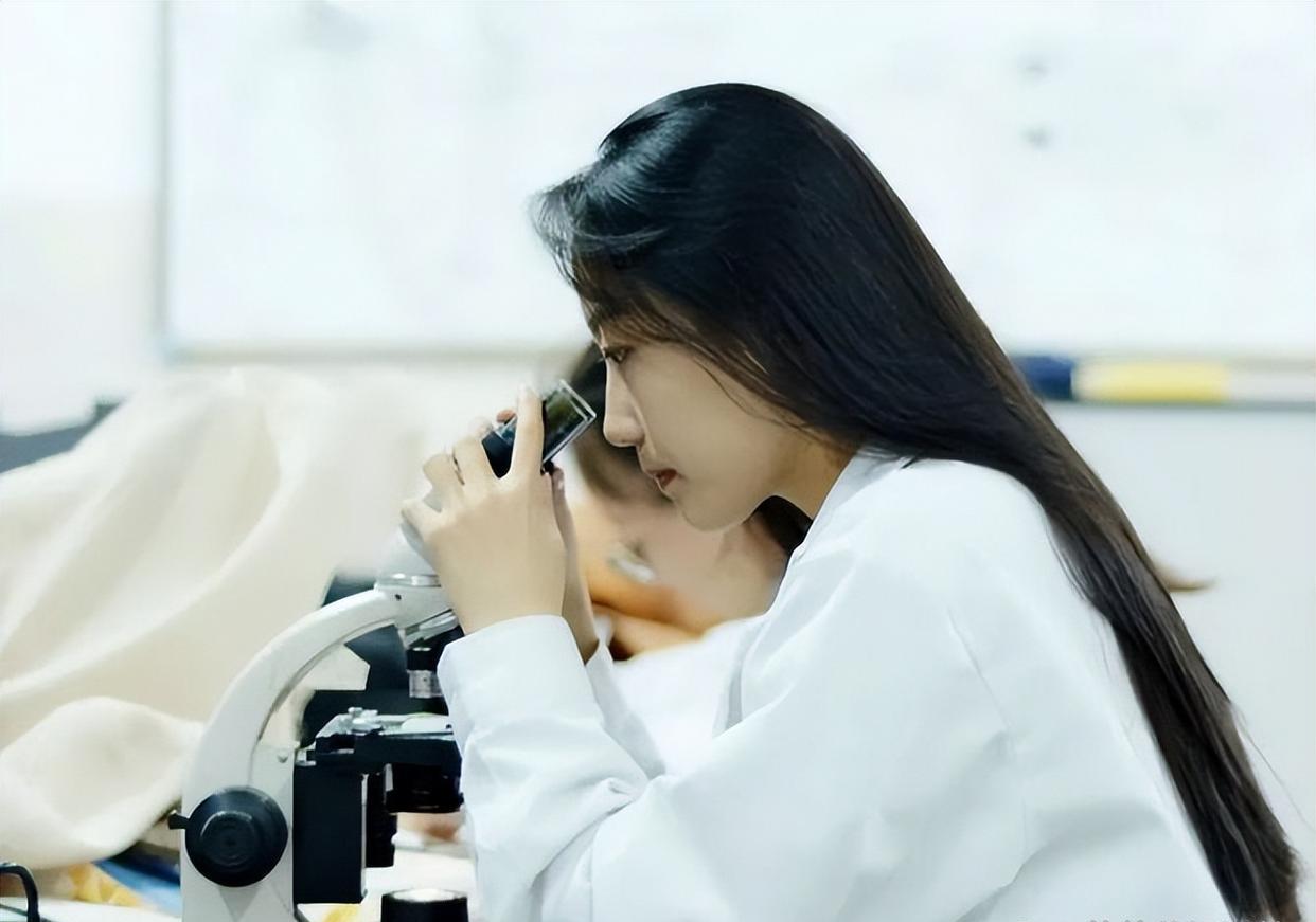 医学生|硕、博医学生求职无门,医院却高呼缺人,只是骗人学医的谎言吗?