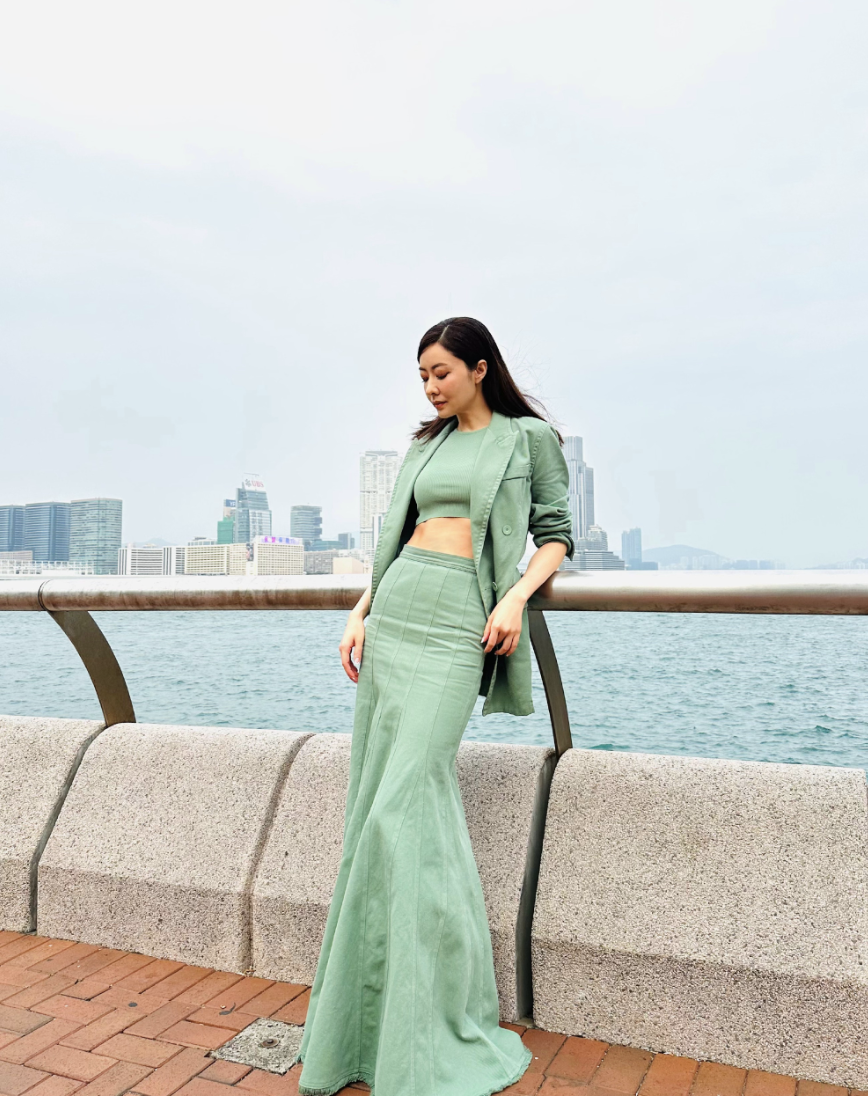 熊黛林|熊黛林晒自拍被吐槽沧桑,本尊霸气回应“我最美”,生双胞胎后瘦出马甲线