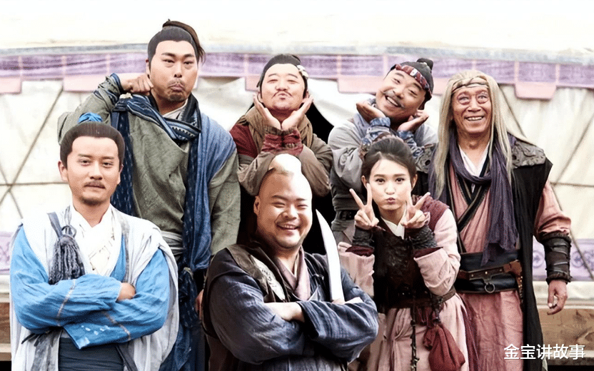 柯镇恶身为江南七怪之首,在射雕的开篇,和全真教的丘处机有过一场大战