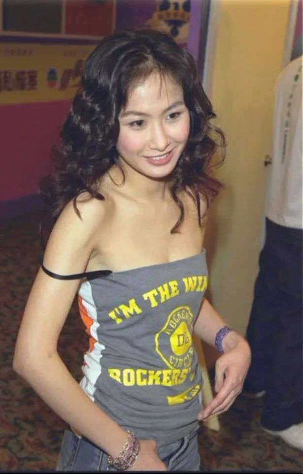 52岁香港「靓声歌后」近况曝光！