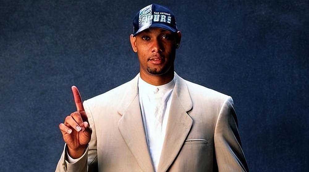 号称NBA第一大前，但是职业生涯只有19+10，邓肯被高估了？