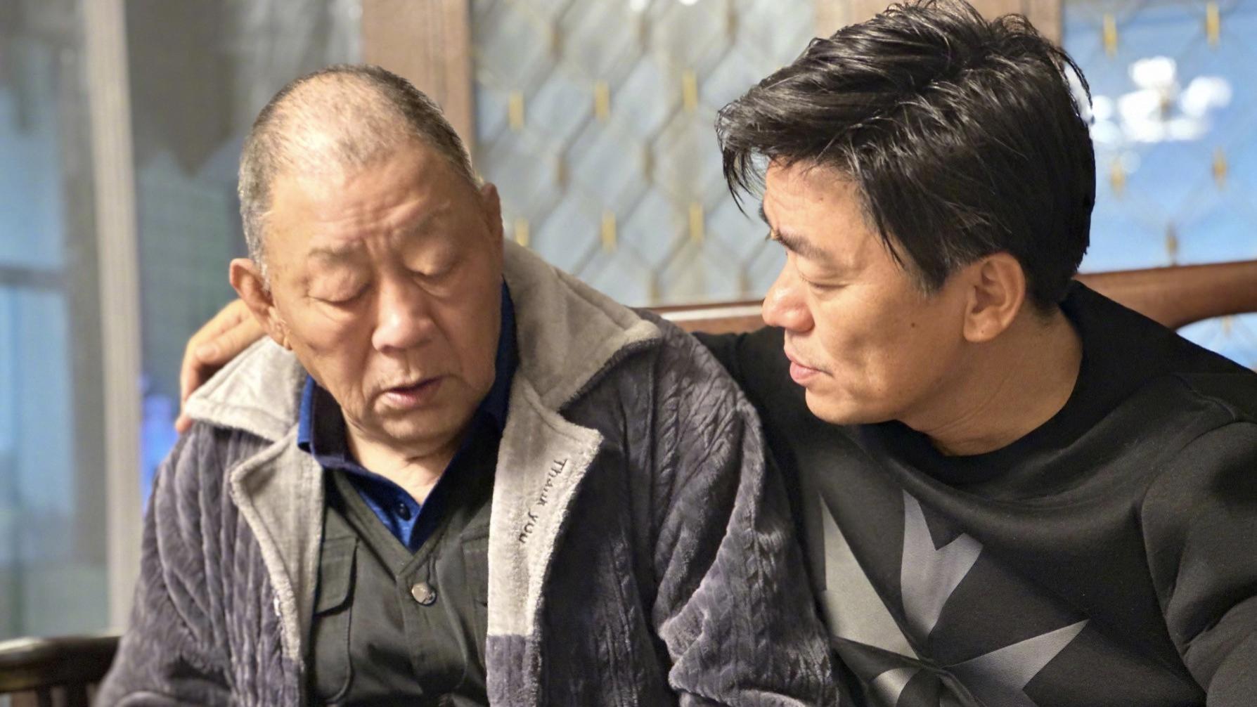 王宝强|王宝强罕见晒父亲，春晚小品获爸爸肯定，母亲去世后父子相互取暖