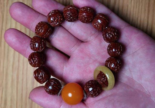 文玩|爱好文玩的人骨子里都是“好色之徒”,你别不承认