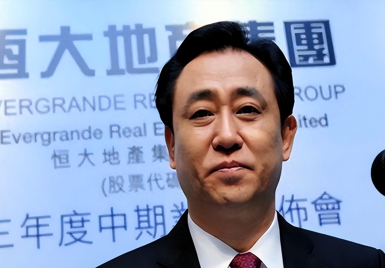 多年以后，许家印想起自己和美女在KTV唱歌，会不会也有感叹？