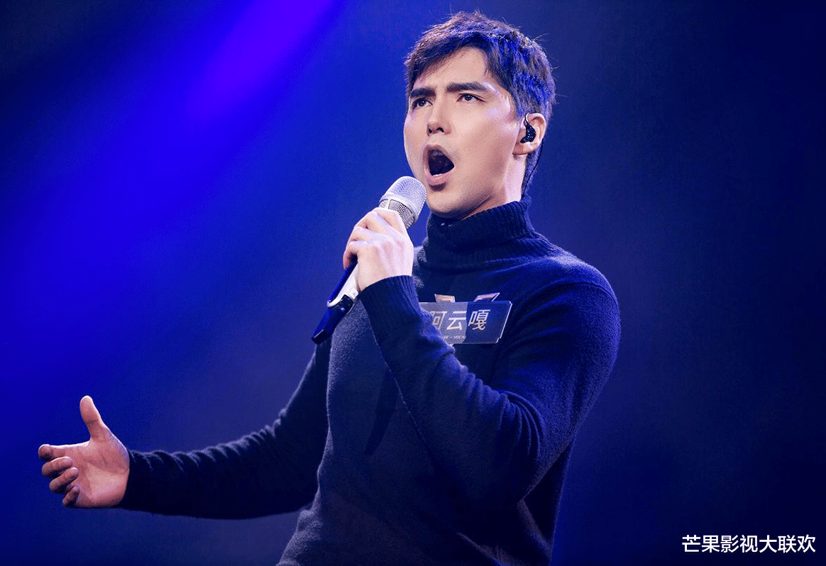 鲁豫相差19岁“母子恋”曝光，疑似已同居，同一单元共用一个车位