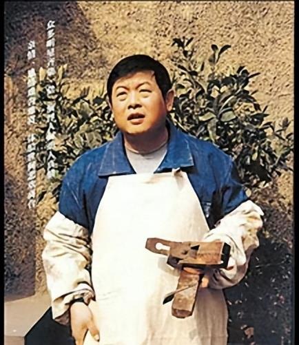 冯小刚主持葬礼，张国立痛念悼词，他的逝世，让半个娱乐圈都在哭泣