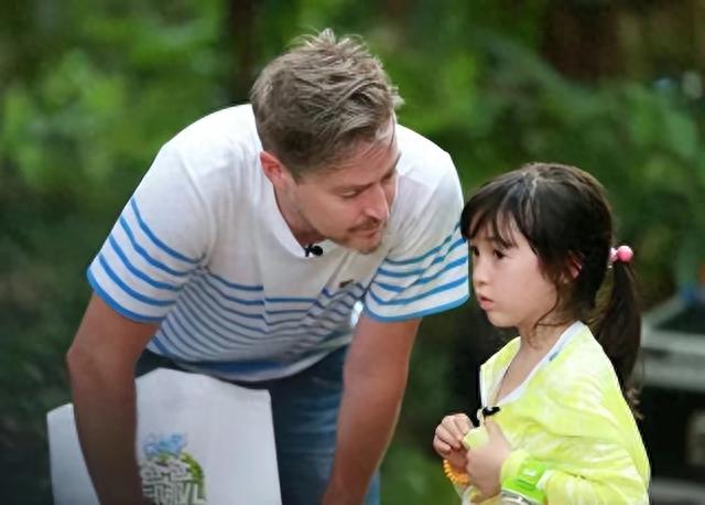 夏克立再度发声：前妻黄嘉千不让我与女儿联系，法律应改变