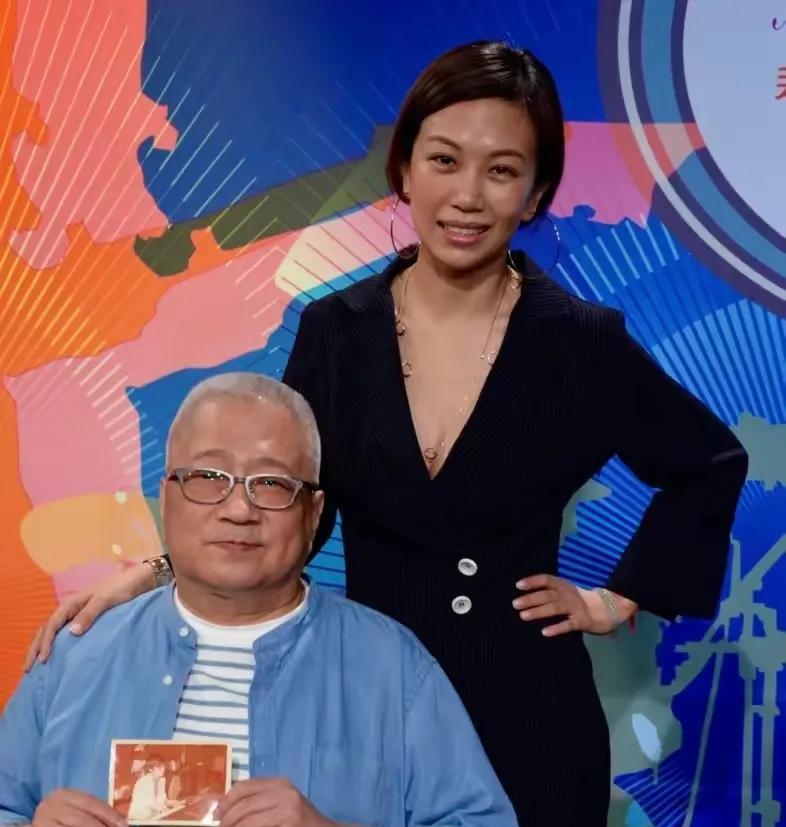 萧敬腾50岁女友不简单!曾与大佬相恋10年,两人合影动作引热议