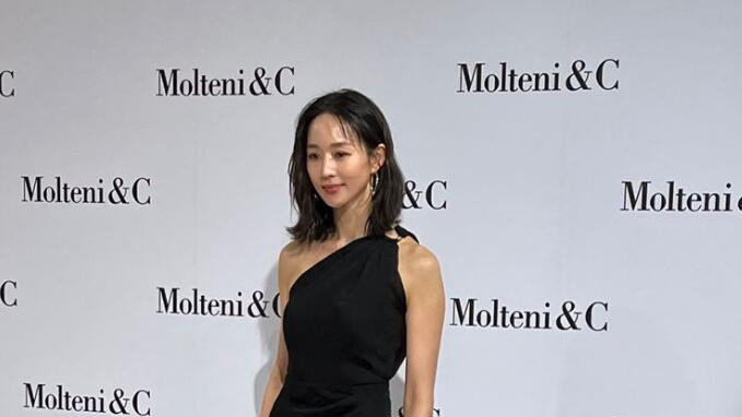 41岁的张钧宁承认和比自己小3岁的男朋友谈恋爱