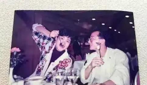 天后王菲离异两次,不敢再婚,最放心不下57岁仍单身的亲哥哥