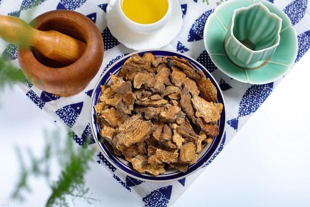 神奇的二妙丸，堪称身体湿热之邪的“清除剂”！