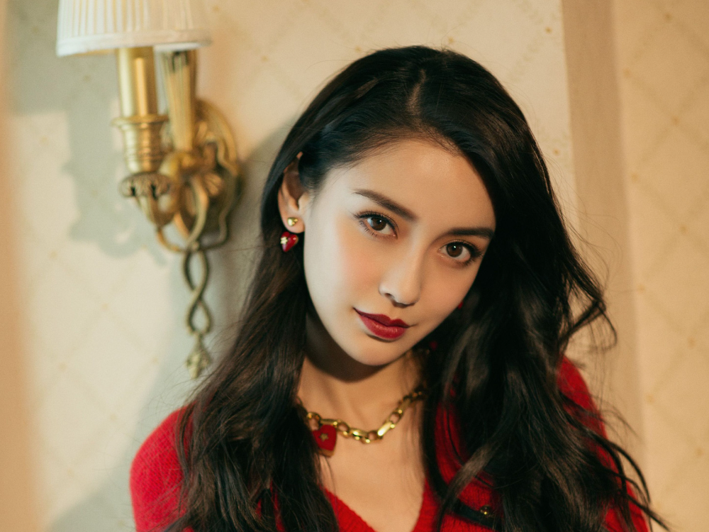 |杨颖字迹曝光:与颜值成反差,惹00后学生效仿,网友:比不上学生