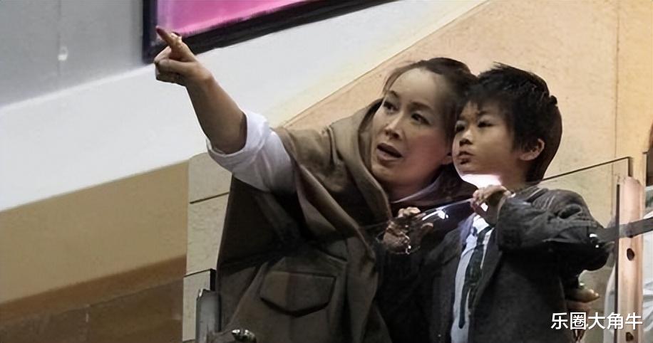 那英儿子高兴:遭亲生父亲抛弃有阴影,母亲再婚继父治愈他的半生