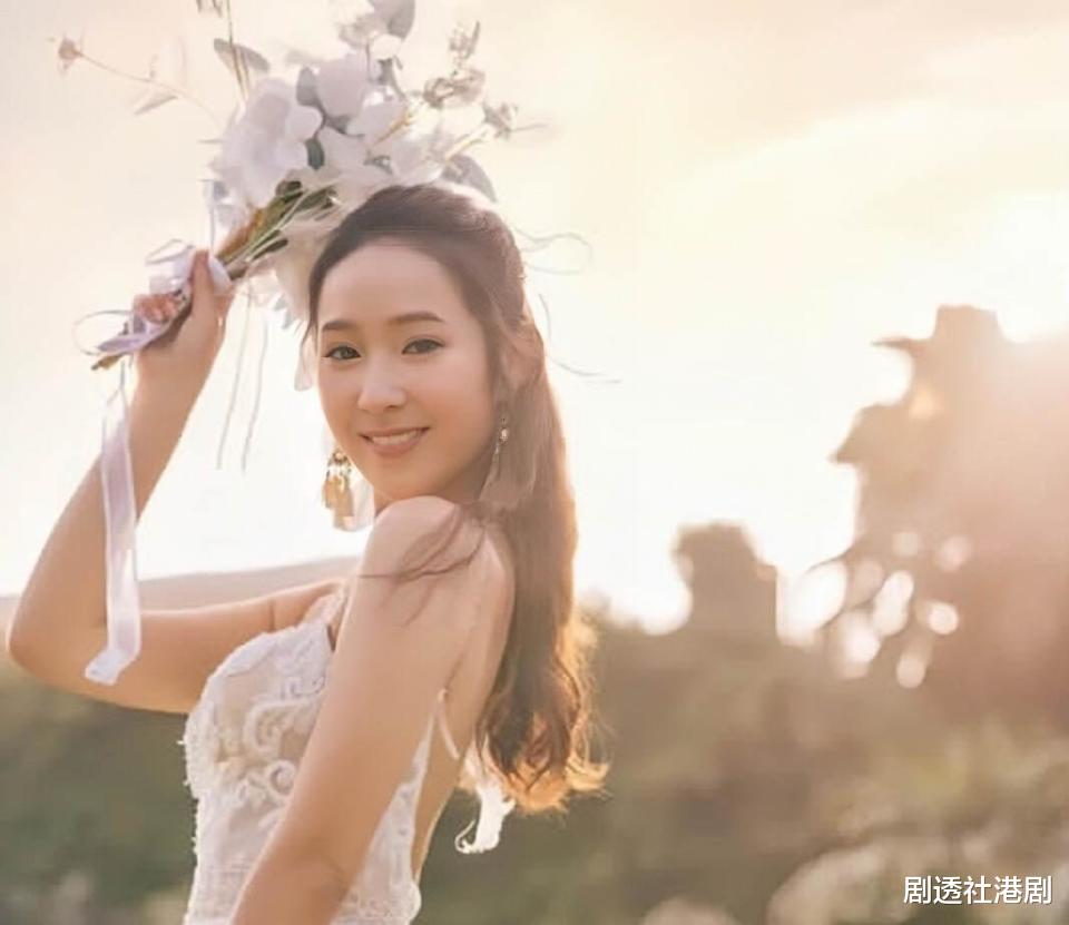 TVB女星结婚四个月曝婚变,受访崩溃大哭,和丈夫因一颗草莓吵架
