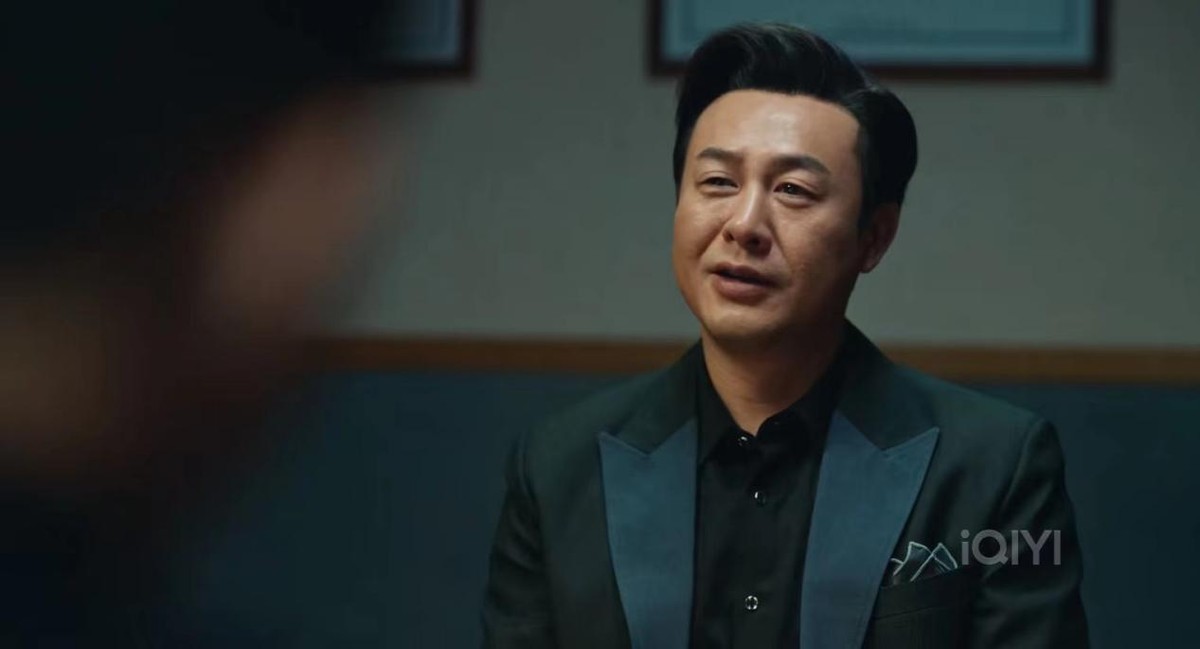 丁海峰|国产片又见老少恋，丁海峰比女演员大33岁，感情戏令人不适